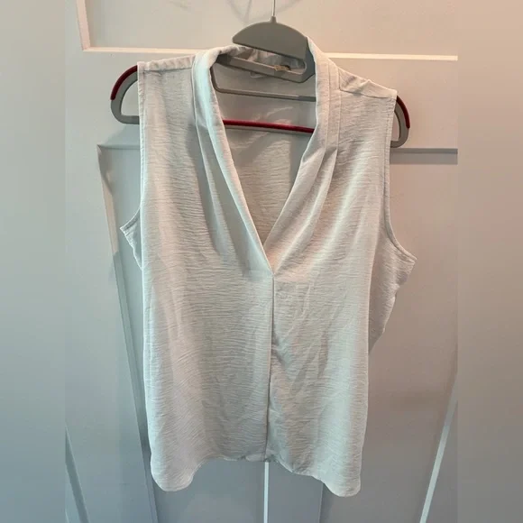 Calvin Klein White Deep V-Neck Sleeveless Draped Blouse Top 100% Polyester Large - Picture 1 of 9